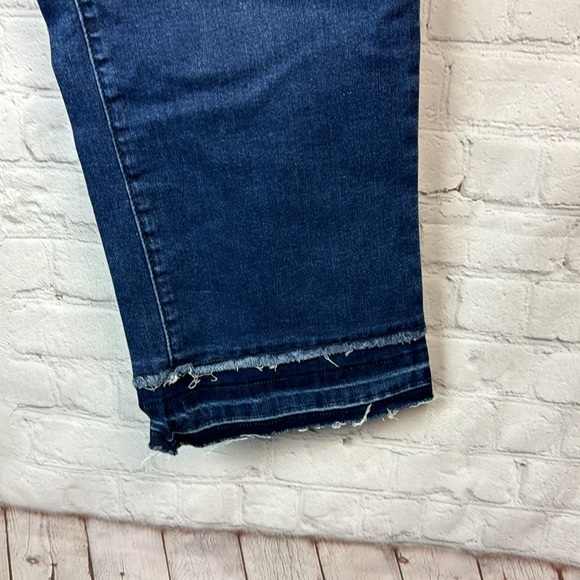 BloomChic Bootcut Stretchy High Rise Dark Wash Fringe Detail Jeans Plus Size 18 - Picture 4 of 5